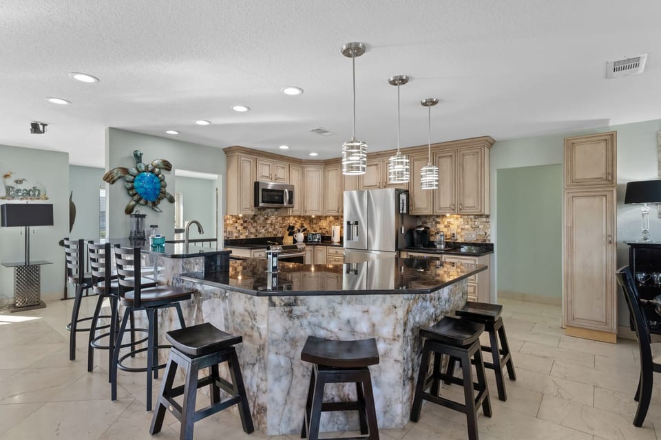 Large Island and Dining Table (Combined) Seats 13 People   