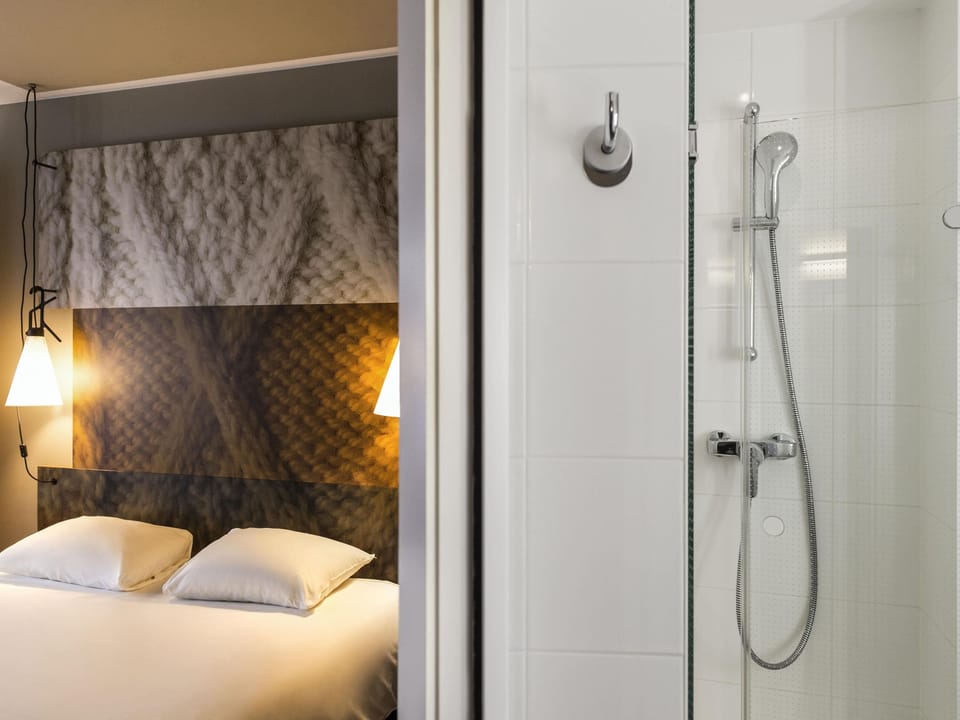 Premium Double Room, 1 Double Bed | In-room safe, desk, soundproofing, iron/ironing board