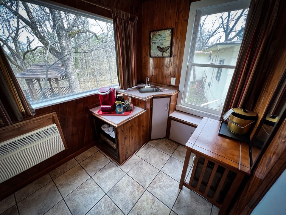 Deluxe Cabin, 1 Queen Bed (Log Cabin) | Minibar
