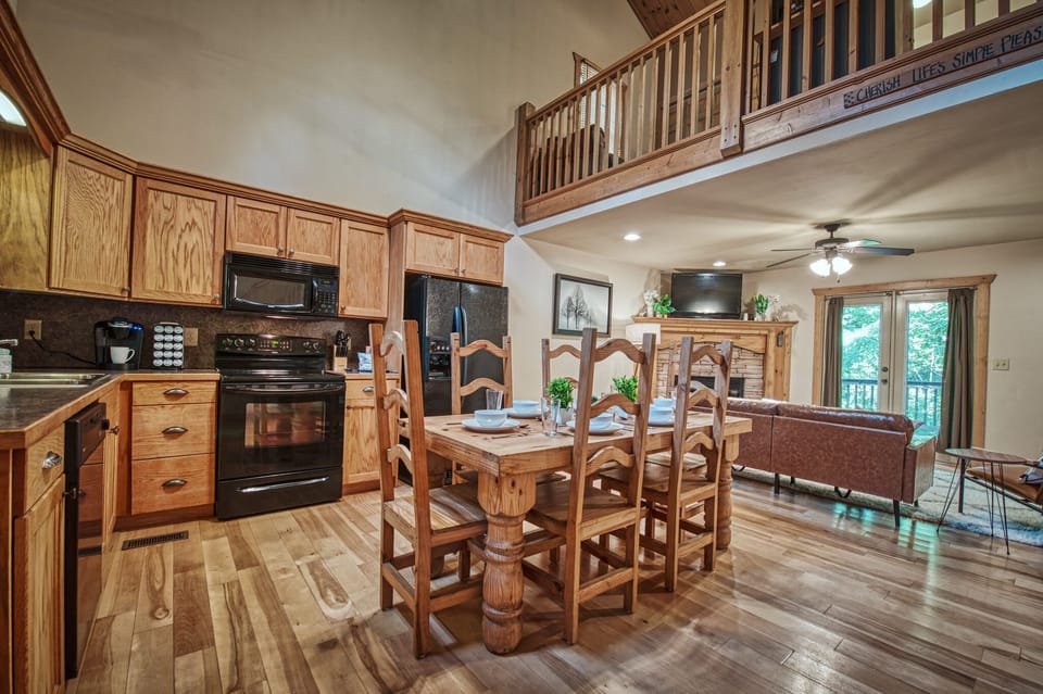 Open concept, living room, dining and kitchen. 