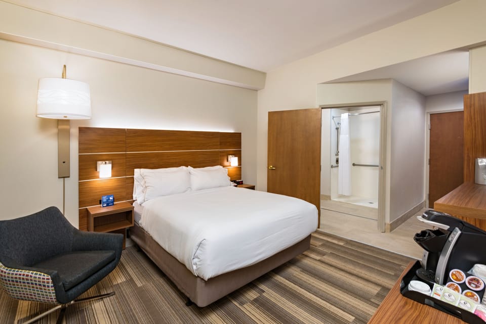 In-room safe, desk, soundproofing, iron/ironing board