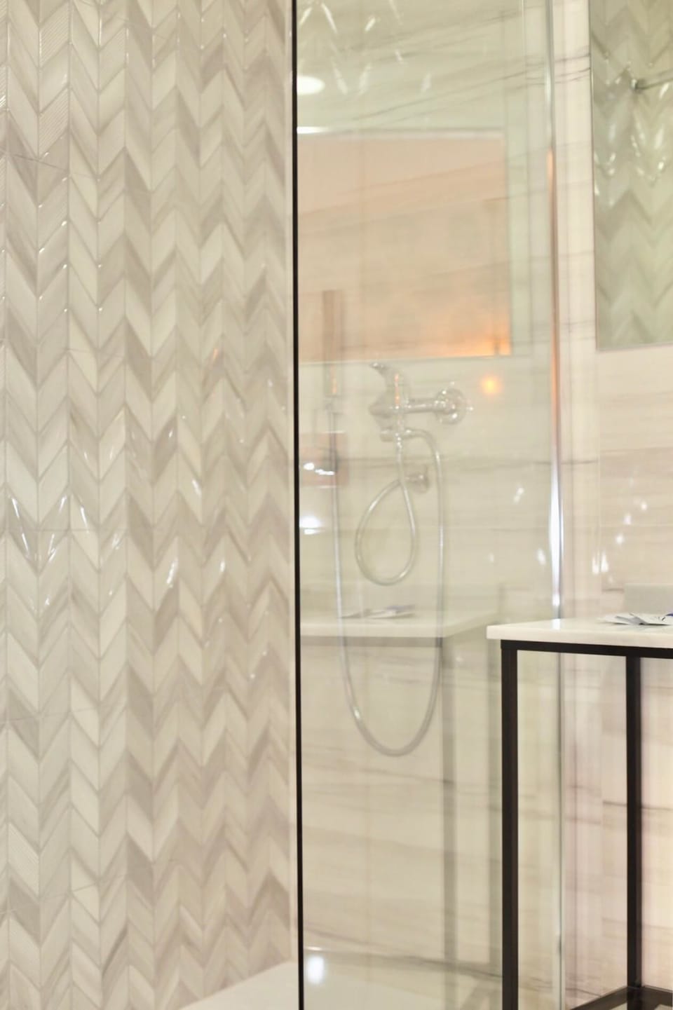 Standard Double or Twin Room, 1 Bedroom, Non Smoking | Bathroom | Shower, free toiletries, bidet, towels