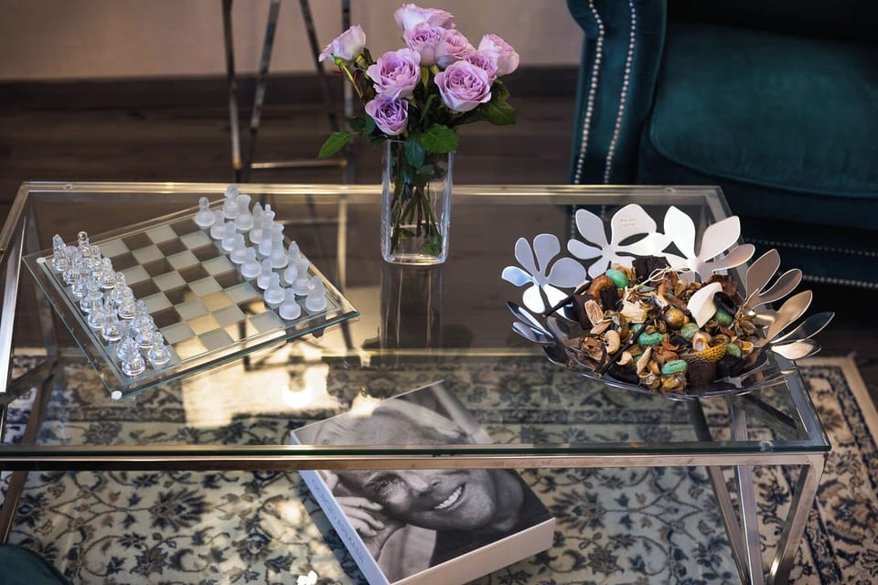 Spa Suite, Idromassaggio e Bagnoturco | Minibar, in-room safe, desk, iron/ironing board