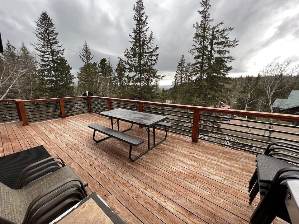 Large deck with gas grill