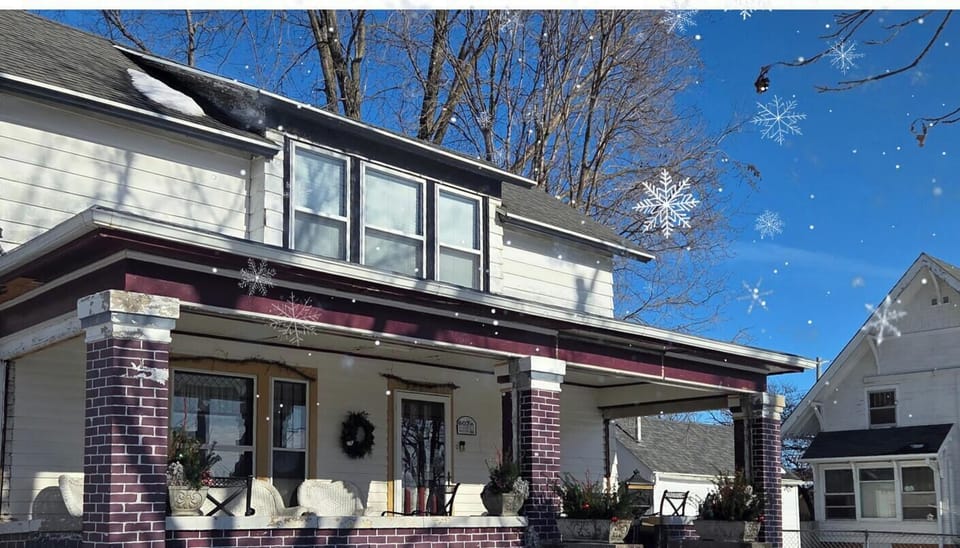 WINTER SPECIAL: Your Stay Pays You Back—15% OFF Seven Oaks! Ski & Snowboard