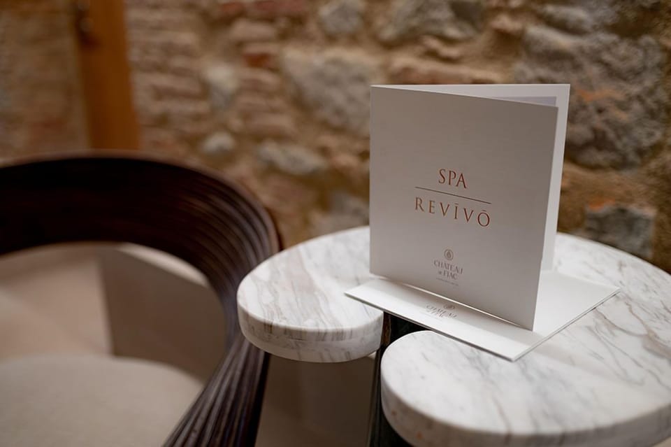 Couples treatment rooms, sauna, hot tub, steam room, body treatments