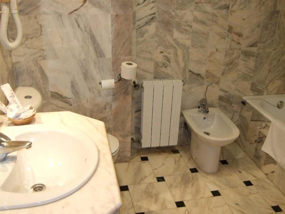 Free toiletries, hair dryer