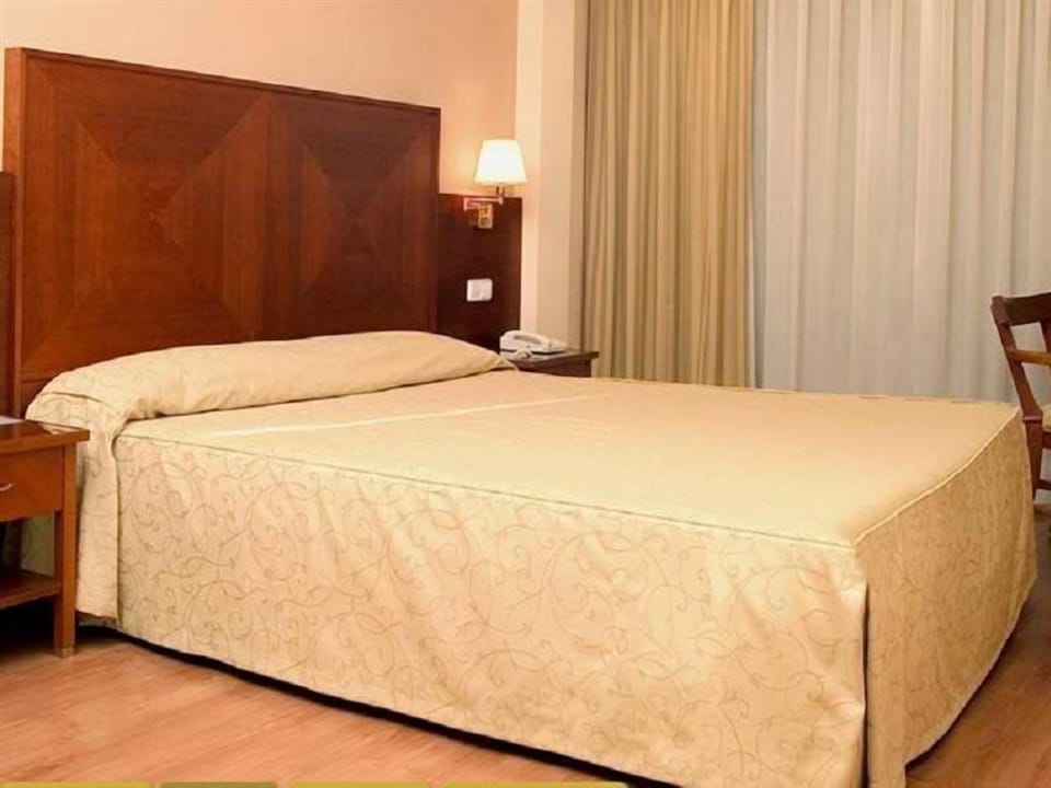 Iron/ironing board, free internet