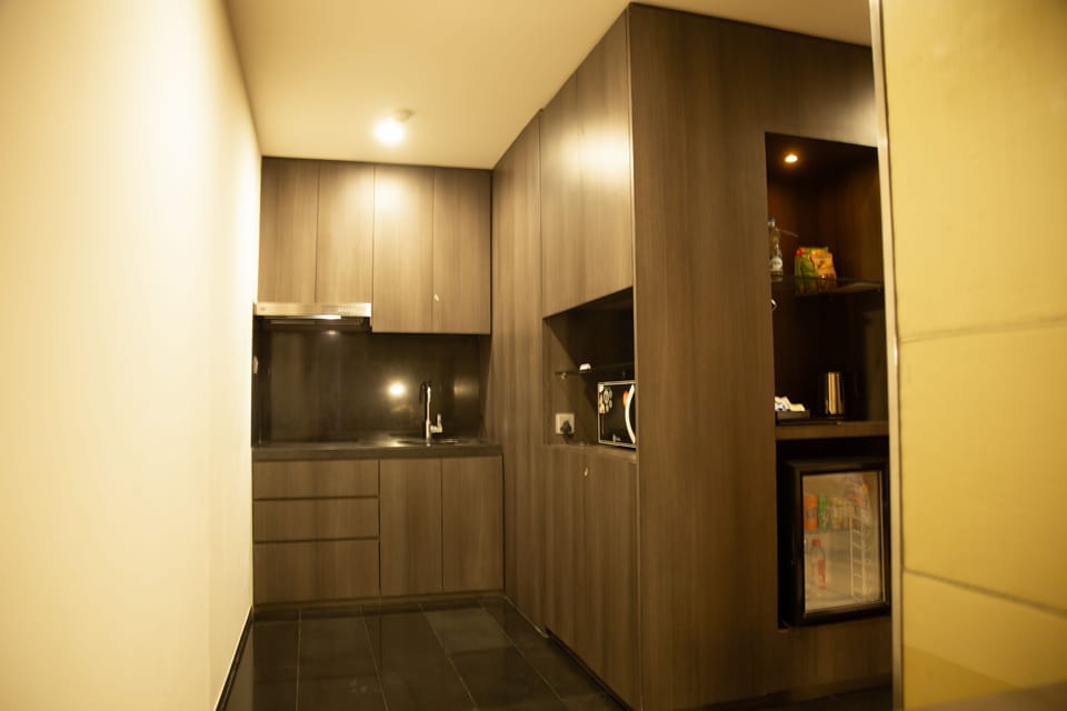 Premium Studio, 1 Double Bed, Kitchenette | Premium bedding, down comforters, minibar, in-room safe