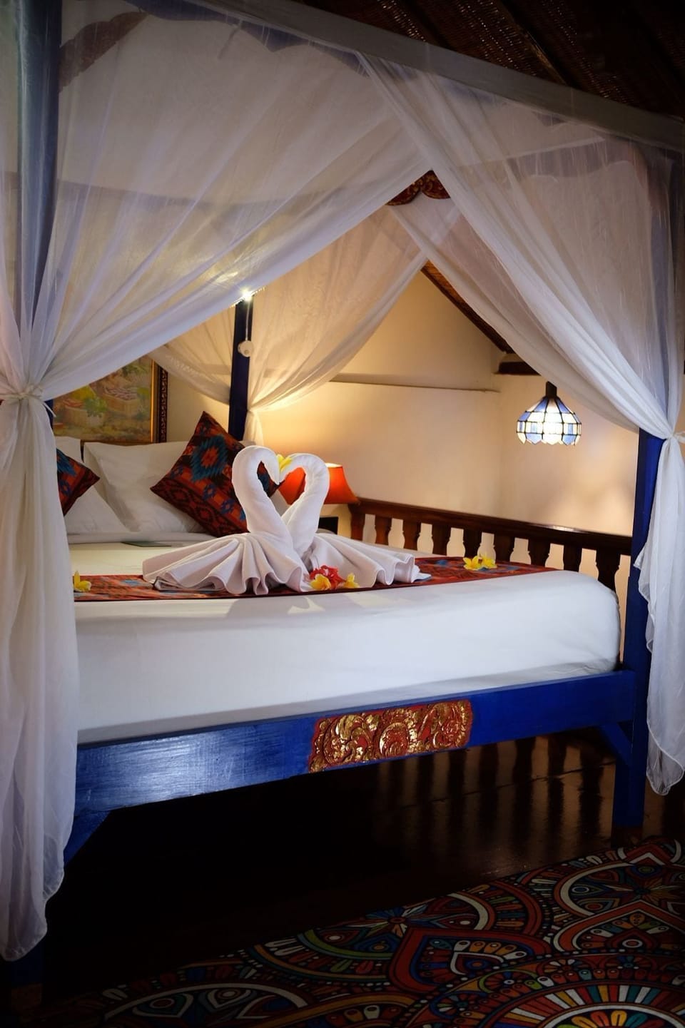 Minibar, free WiFi, bed sheets