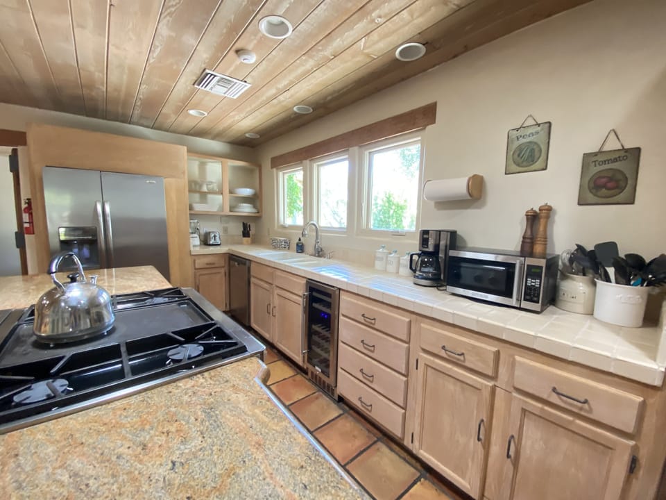 equipped with coffee maker, microwave, nutribullet, Espresso machine, air fryer 