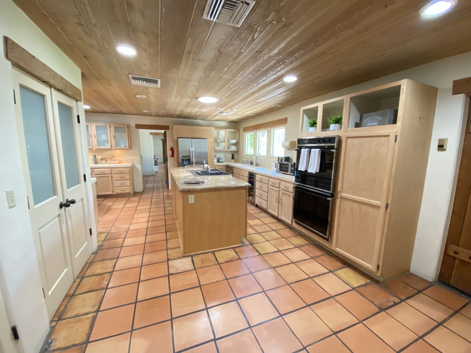 coffee maker, microwave, nutri-bullet, Espresso machine, air fryer 
