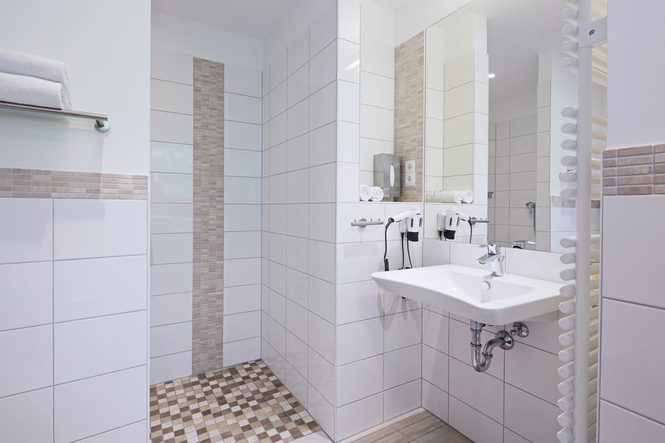 Double Room | Bathroom | Hair dryer, towels
