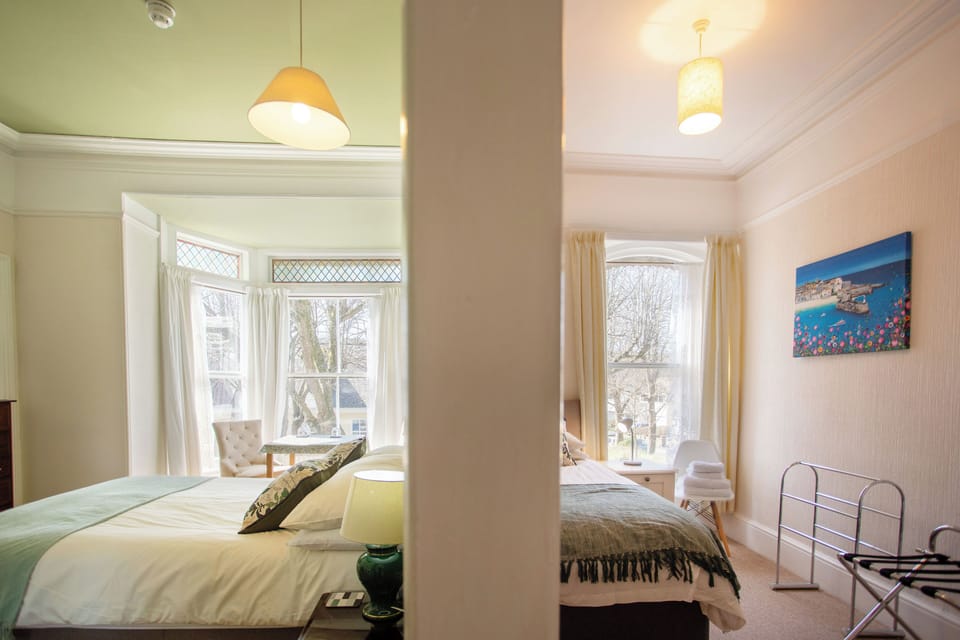 Traditional Double or Twin Room, Ensuite (Shower) | Individually decorated, individually furnished, free WiFi, bed sheets