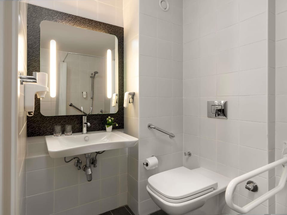 In-room safe, desk, free WiFi, bed sheets