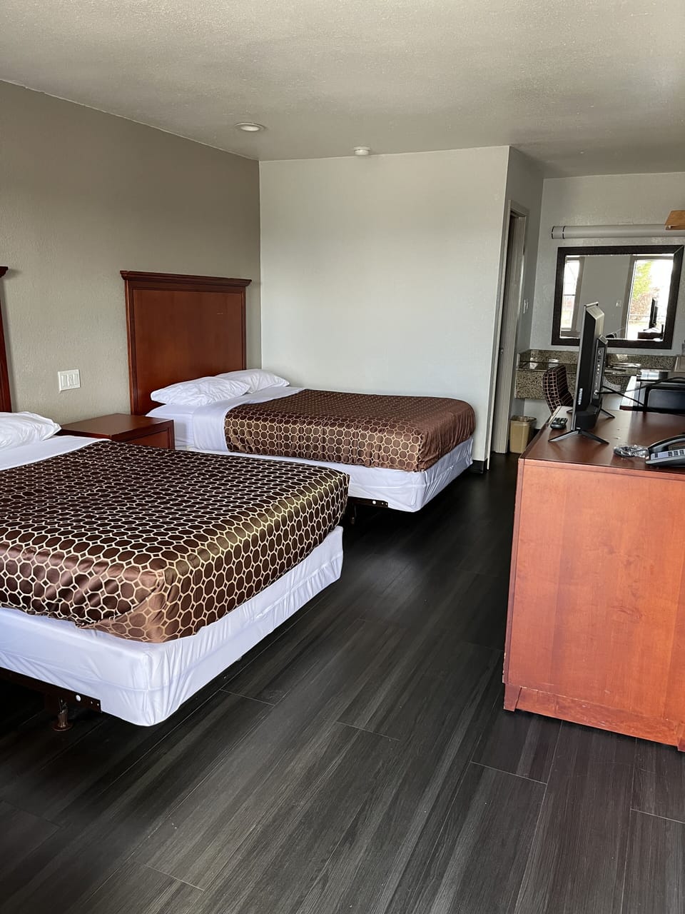 Desk, laptop workspace, free WiFi, bed sheets