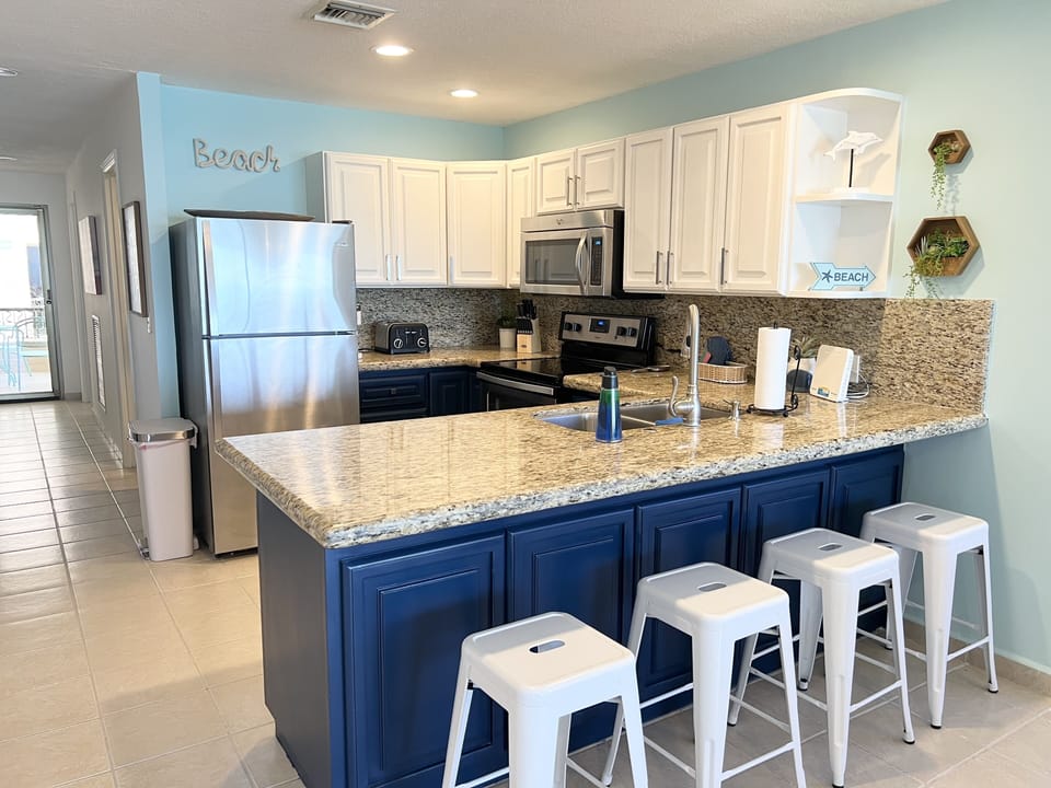 Kitchen with counter seating for four