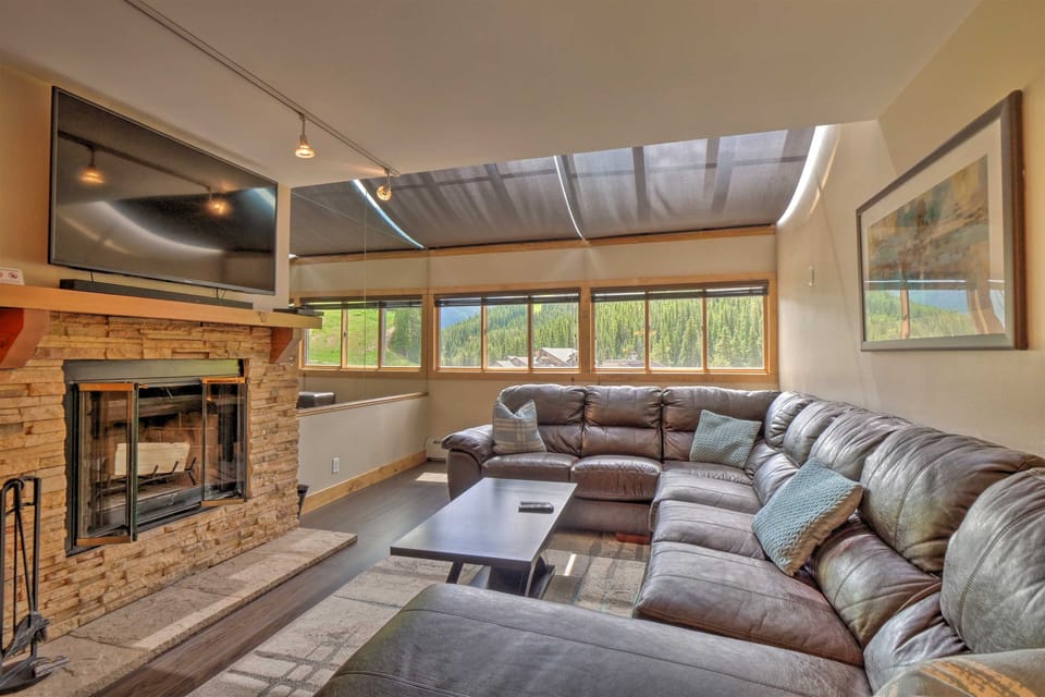 Indoors, Furniture, Living Room, Home Decor, Couch