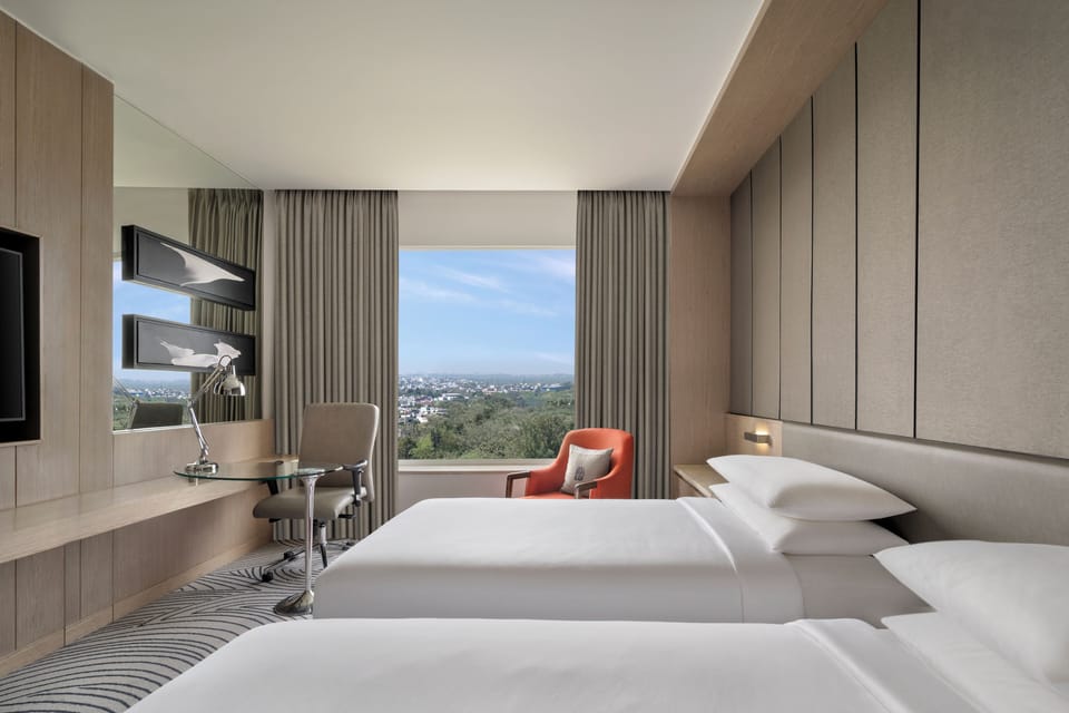 Deluxe Room, 1 Twin Bed, City View | Premium bedding, minibar, in-room safe, individually furnished