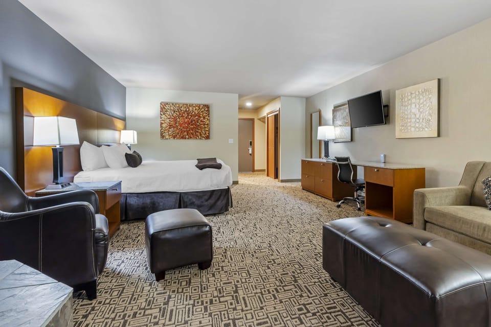 Premium bedding, memory foam beds, in-room safe, desk