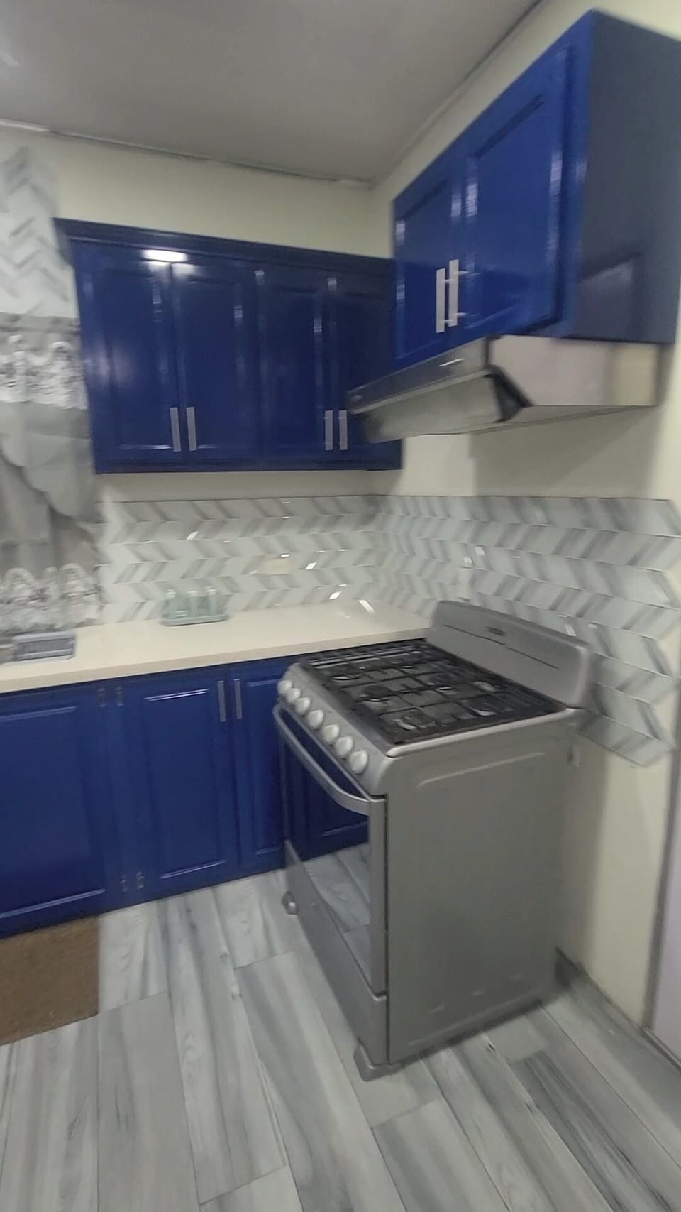 Kitchen  6 burner gas stove