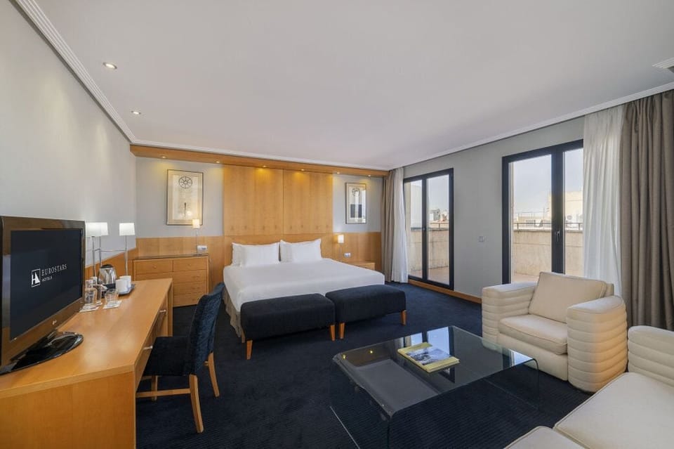 Minibar, in-room safe, laptop workspace, soundproofing