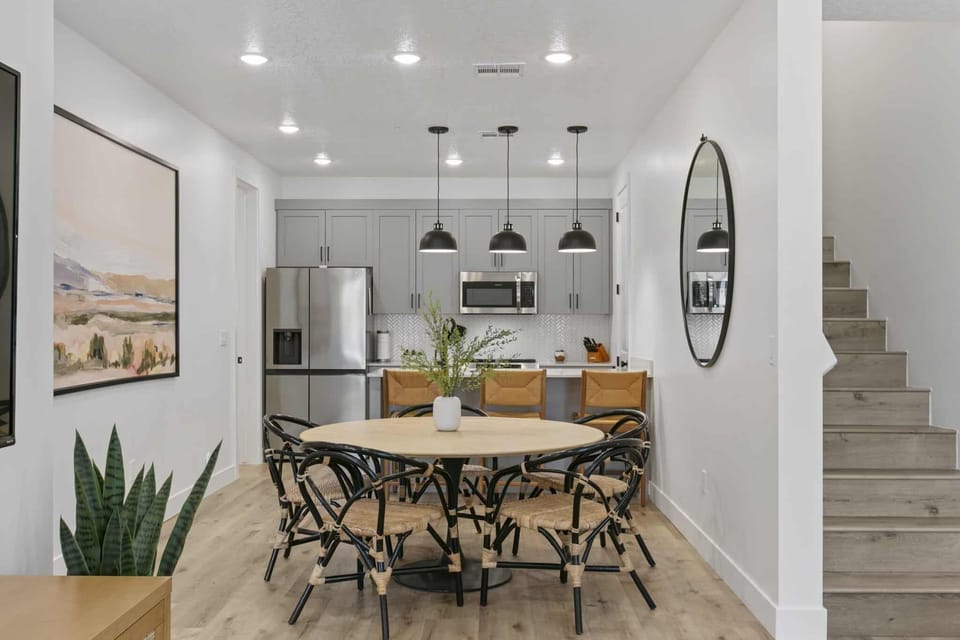 Condo, 3 Bedrooms | Private kitchen | Fridge, oven, coffee/tea maker, toaster