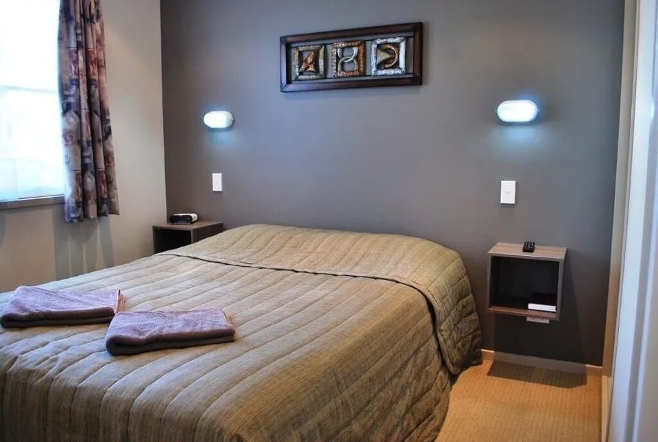 Family Cabin | Iron/ironing board, bed sheets