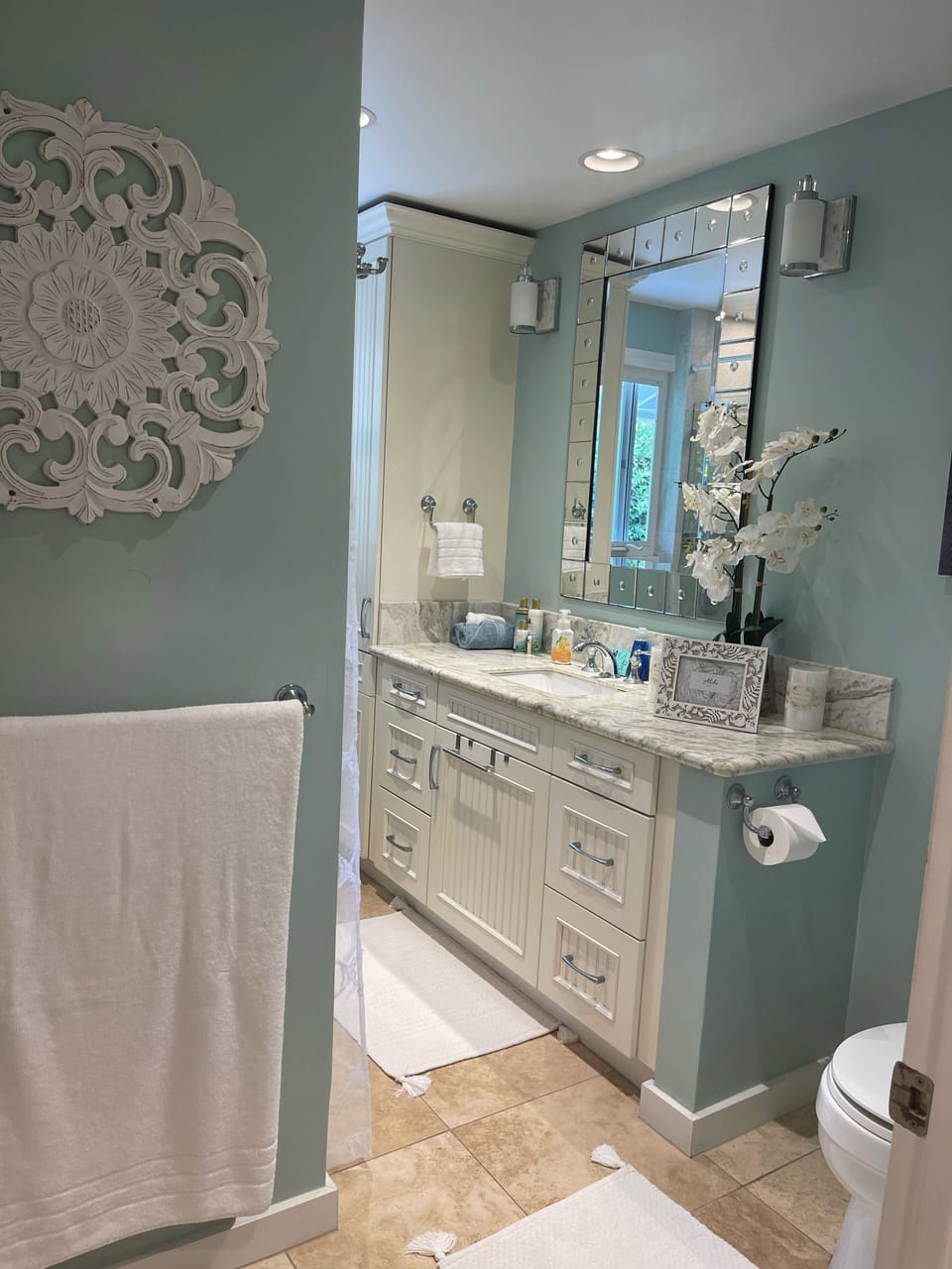Nai’a Suites’ private bathroom 