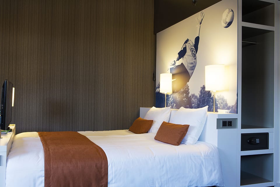 Luxury Double Room | Desk
