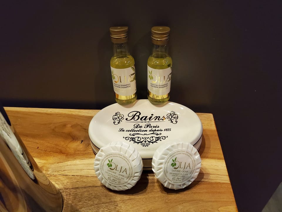 Bathroom amenities