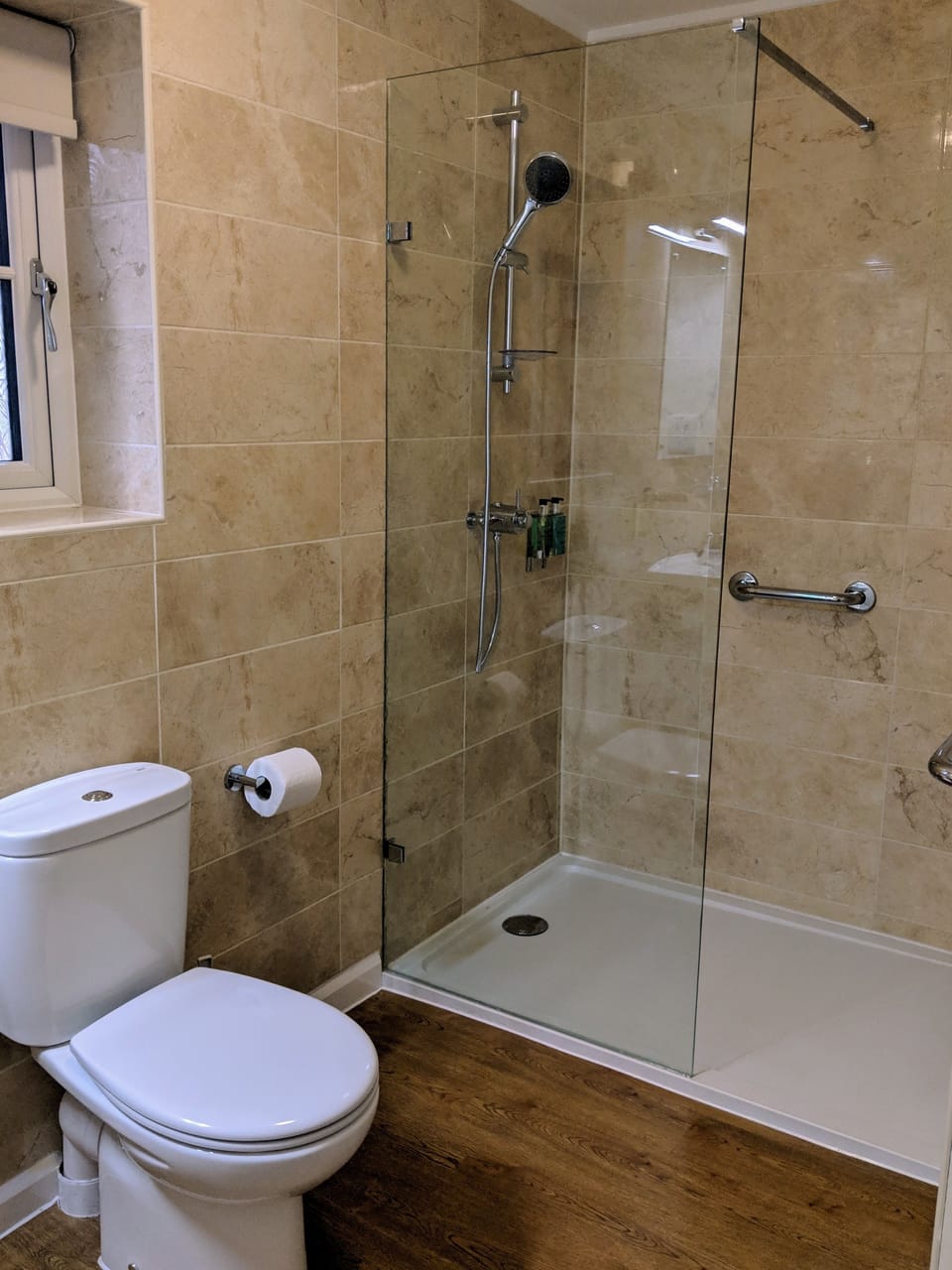 Standard Room, 1 King Bed | Desk, iron/ironing board, free WiFi, bed sheets