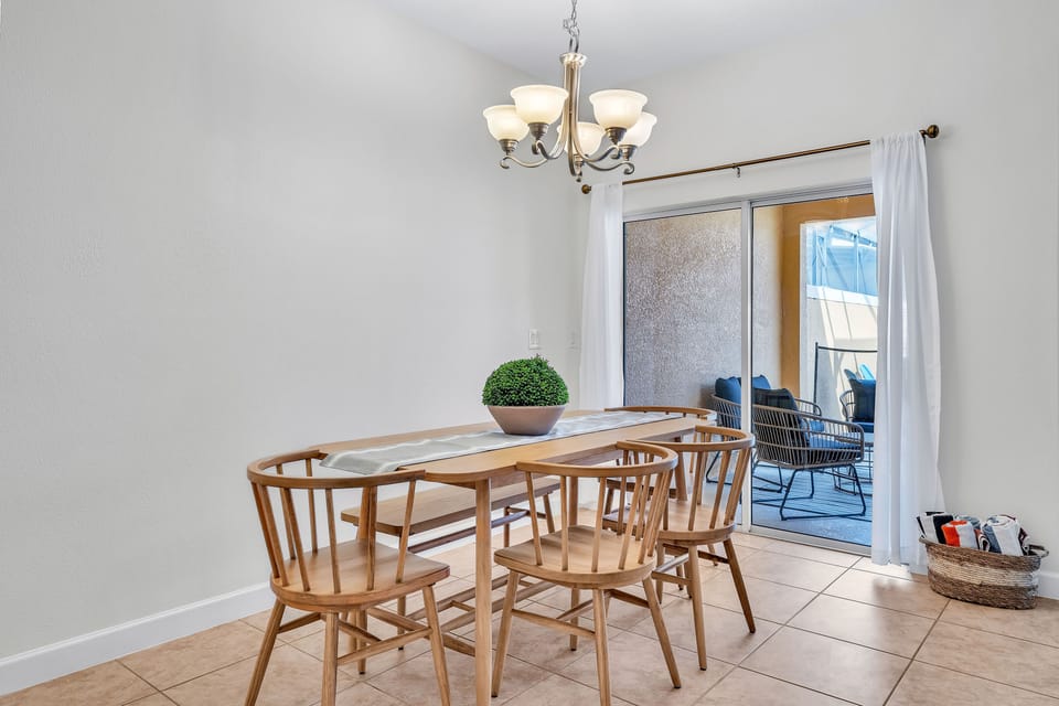 Dining with view to private pool 