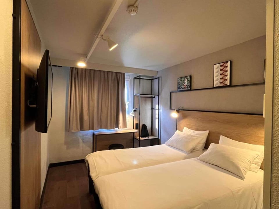 Superior Room, 2 Twin Beds | Desk, blackout drapes, soundproofing, iron/ironing board (on request)