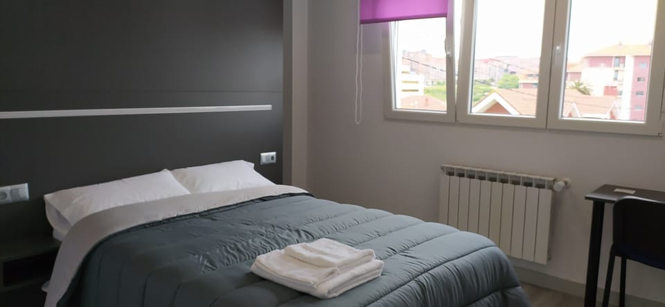 Traditional Double Room | Desk, laptop workspace, soundproofing, iron/ironing board