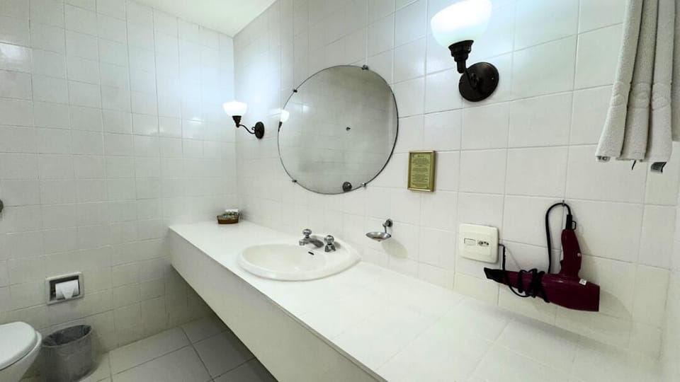 Standard Double Room | Bathroom | Shower, free toiletries, hair dryer, towels
