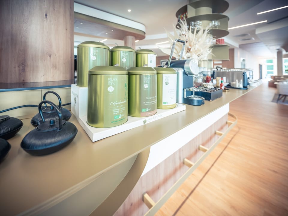 Daily buffet breakfast (EUR 22 per person)