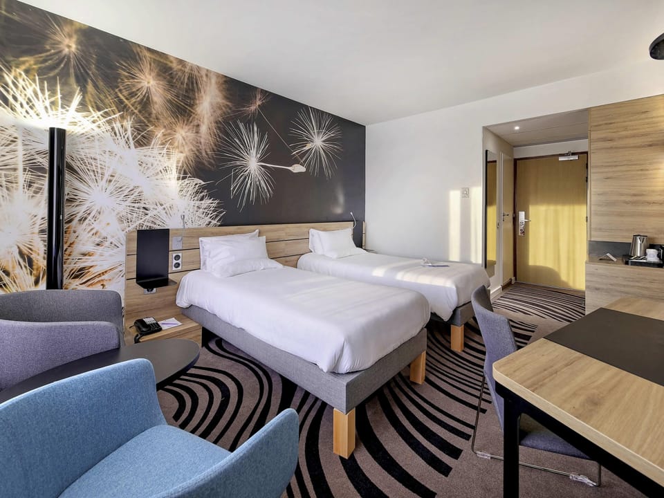 Superior Twin Room, 2 Twin Beds | Premium bedding, minibar, in-room safe, desk