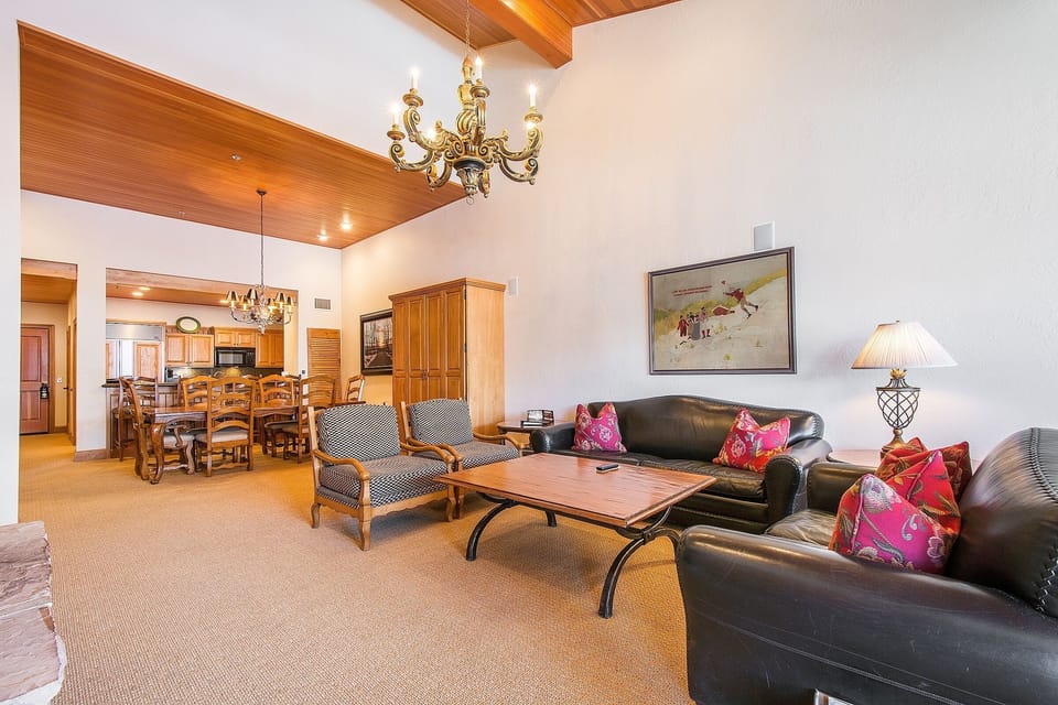Flooring, Living Room, Room, Indoors, Couch