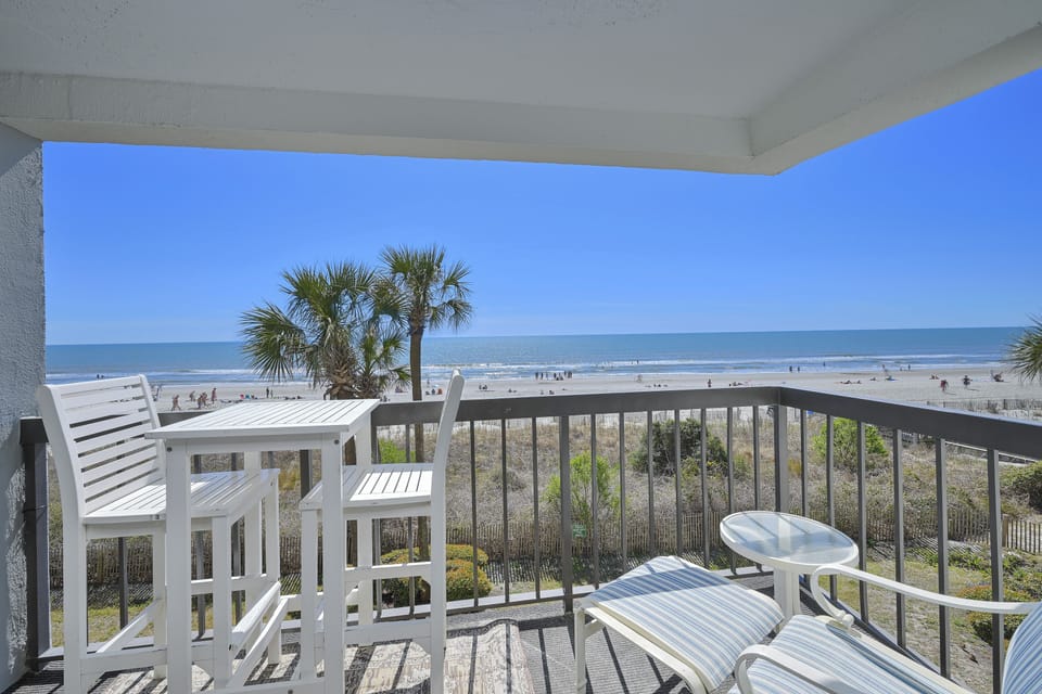 Deluxe Condo, 1 Bedroom, Oceanfront (203) | Balcony