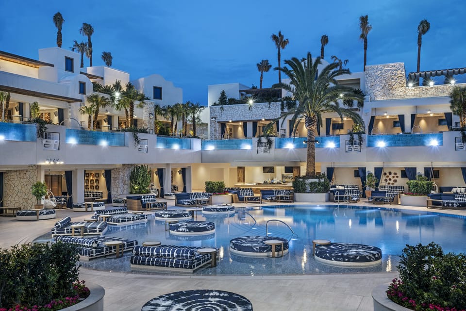 Seasonal outdoor pool, open 10:00 AM to 6:00 PM, cabanas (surcharge)