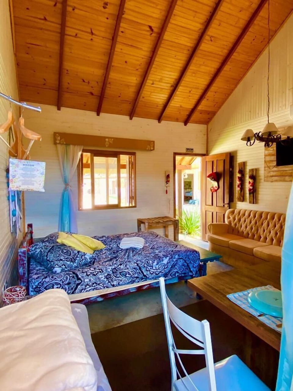 Deluxe Cabin | Individually decorated, individually furnished, desk, laptop workspace