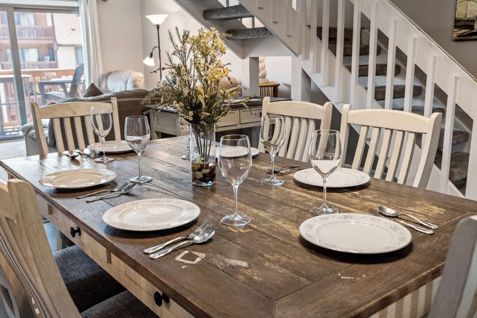 Condo, 3 Bedrooms, Partial Ocean View (I #312) | In-room dining