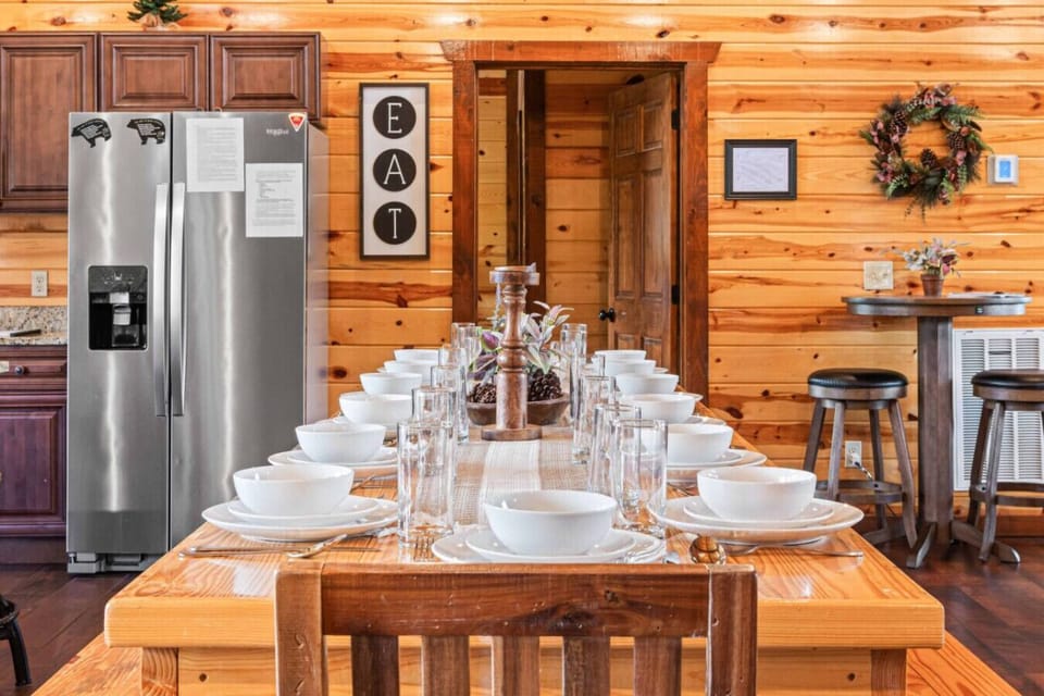 Everything provided - Fully Stocked Kitchen & Plenty of Seating!