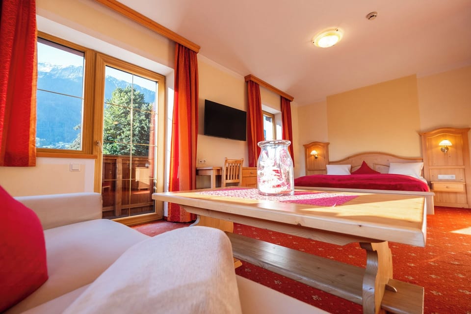 Suite, Balcony, Mountain View | Free WiFi, bed sheets