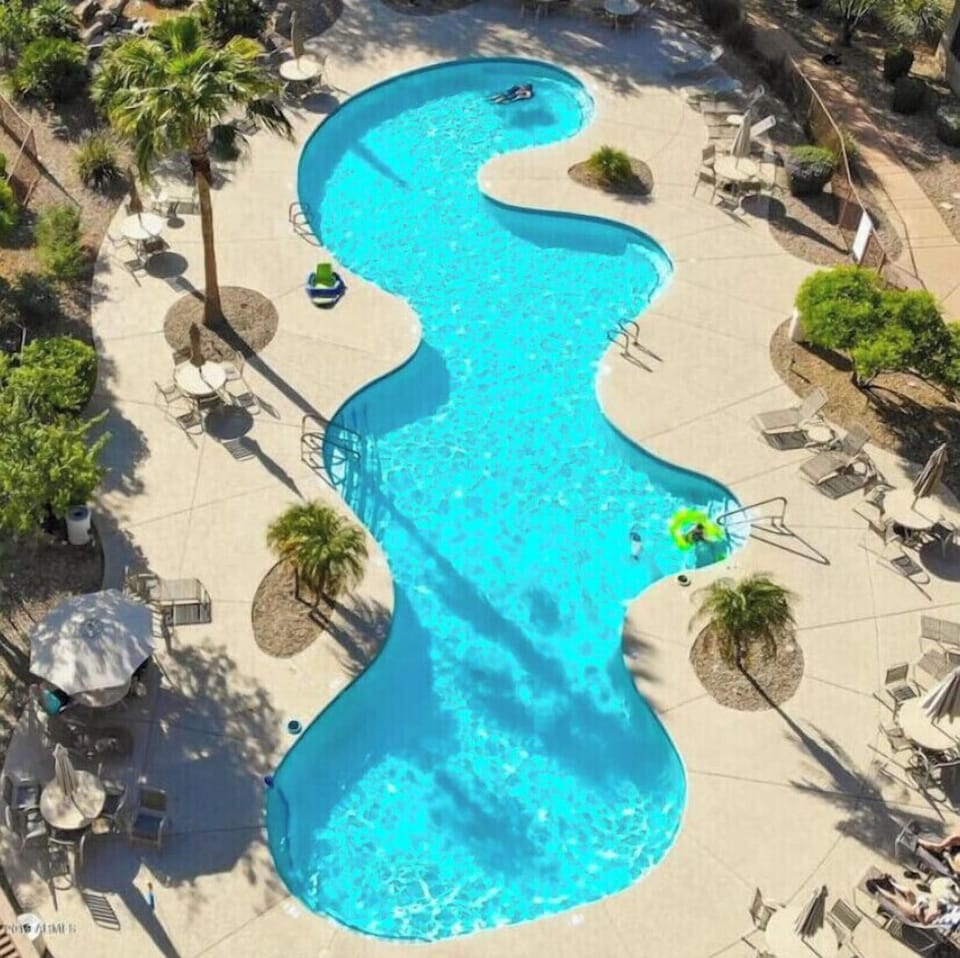 Community Pool and Hot Tub