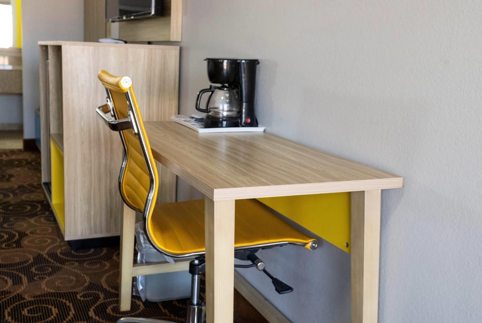 Premium bedding, in-room safe, desk, soundproofing