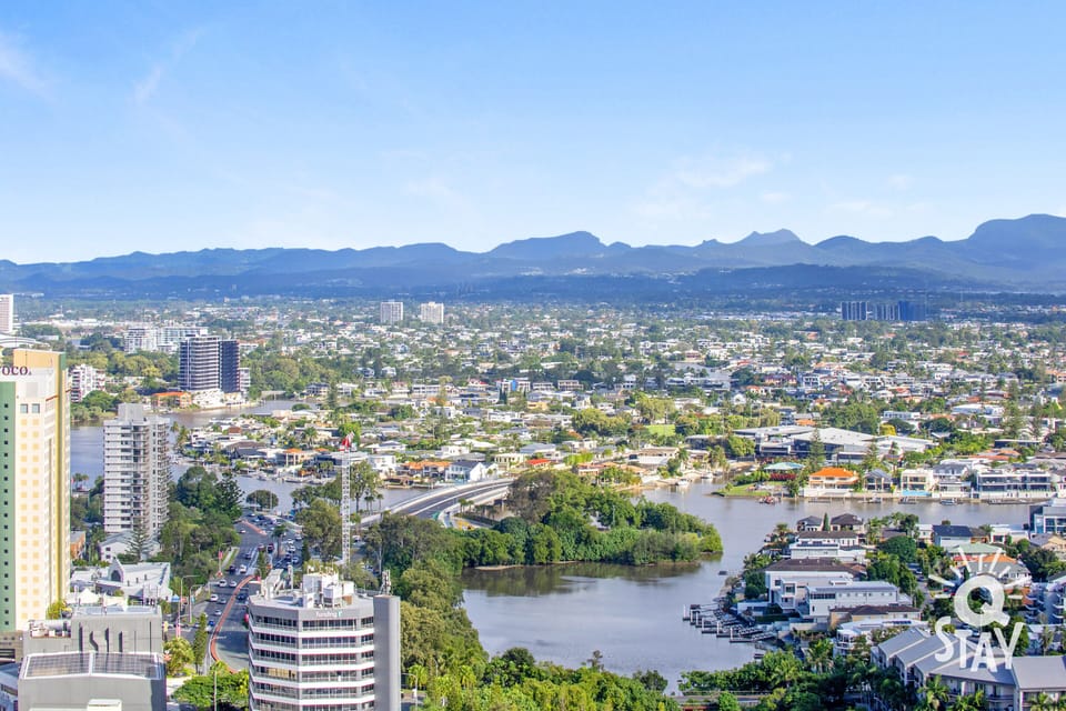 Generous size balcony offers iconic views of the Gold Coast