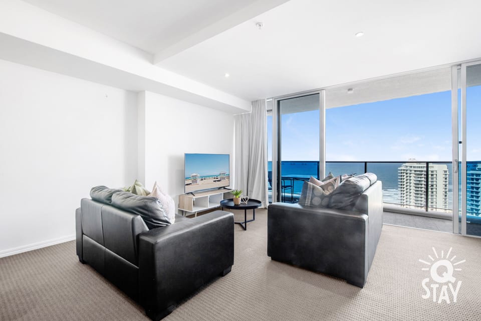 Modern furnishings and ocean views ⚜️
