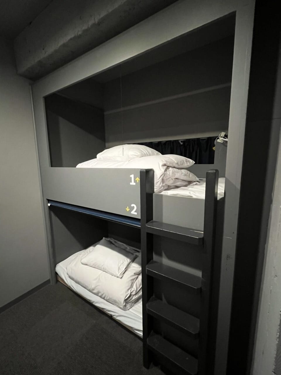 Comfort Twin, Non Smoking | Blackout drapes, WiFi (free), individually decorated, bed sheets